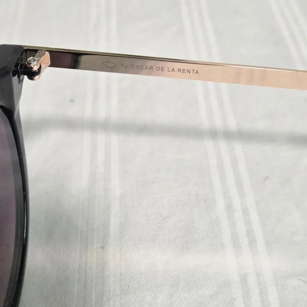 Oscar by Oscar de la Renta Womens Black Round Cat Eye Sunglasses Gold Temples